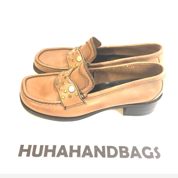 Trotters Tan studded Classic Loafers Size 8.5N - Picture 1 of 8